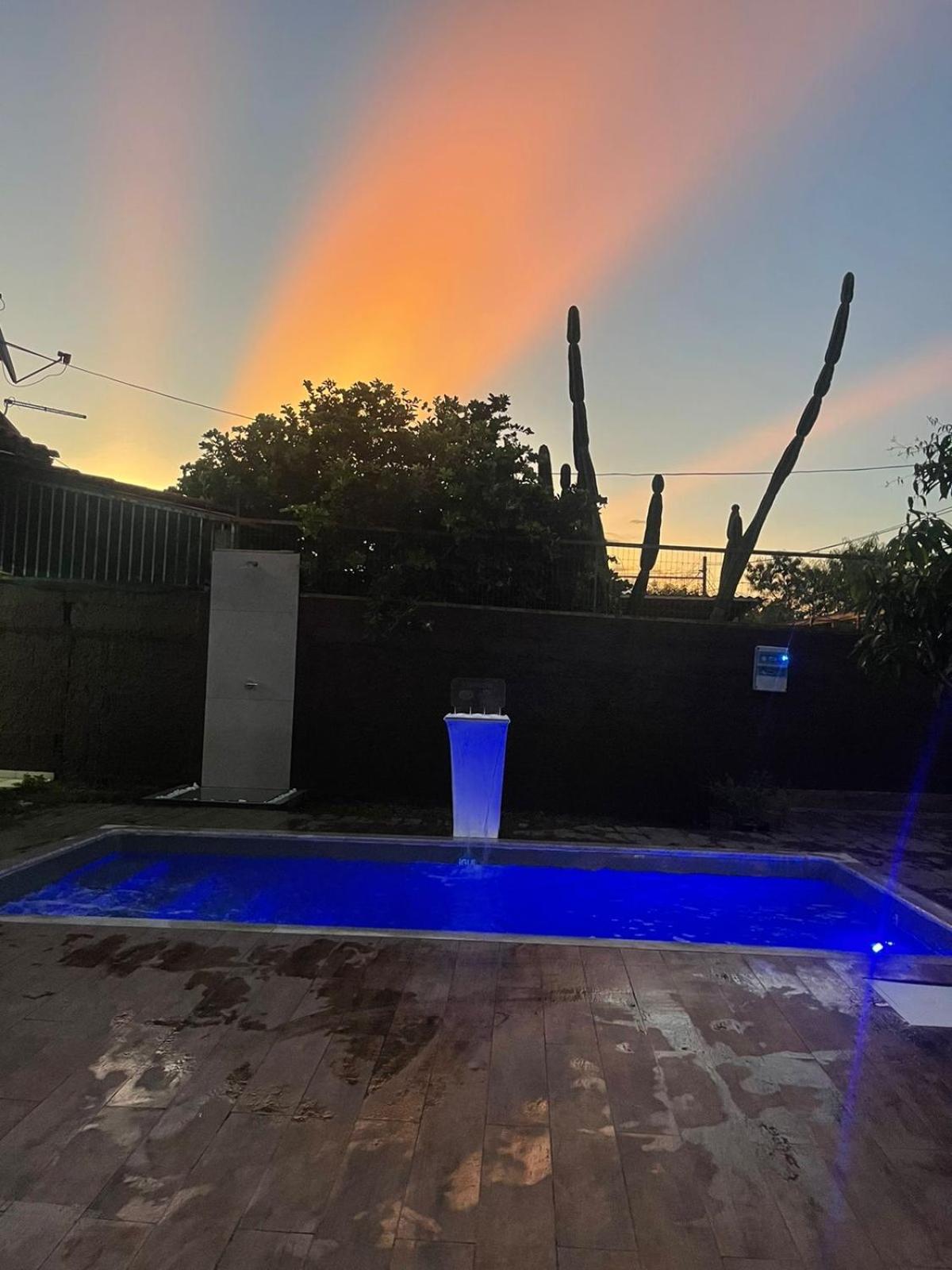 Caso com piscina, há 900 metros do Iguatemi shopping Villa Brasilia Esterno foto